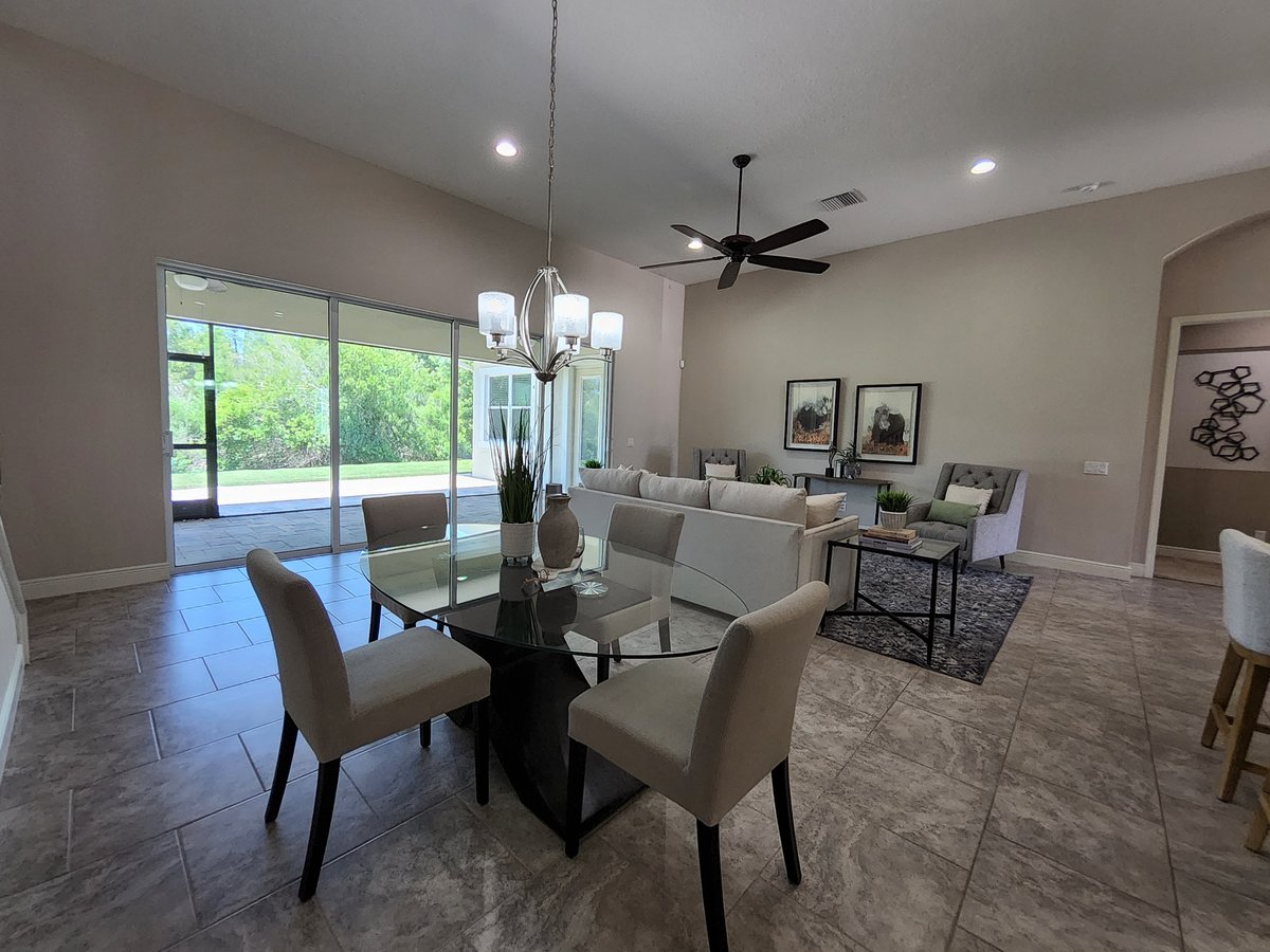 Land O Lakes Estate breakfast dining room